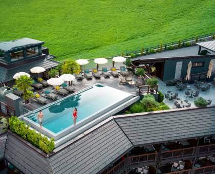 Panoramablick über Rooftop Wellnessbereich des Andreus Resorts